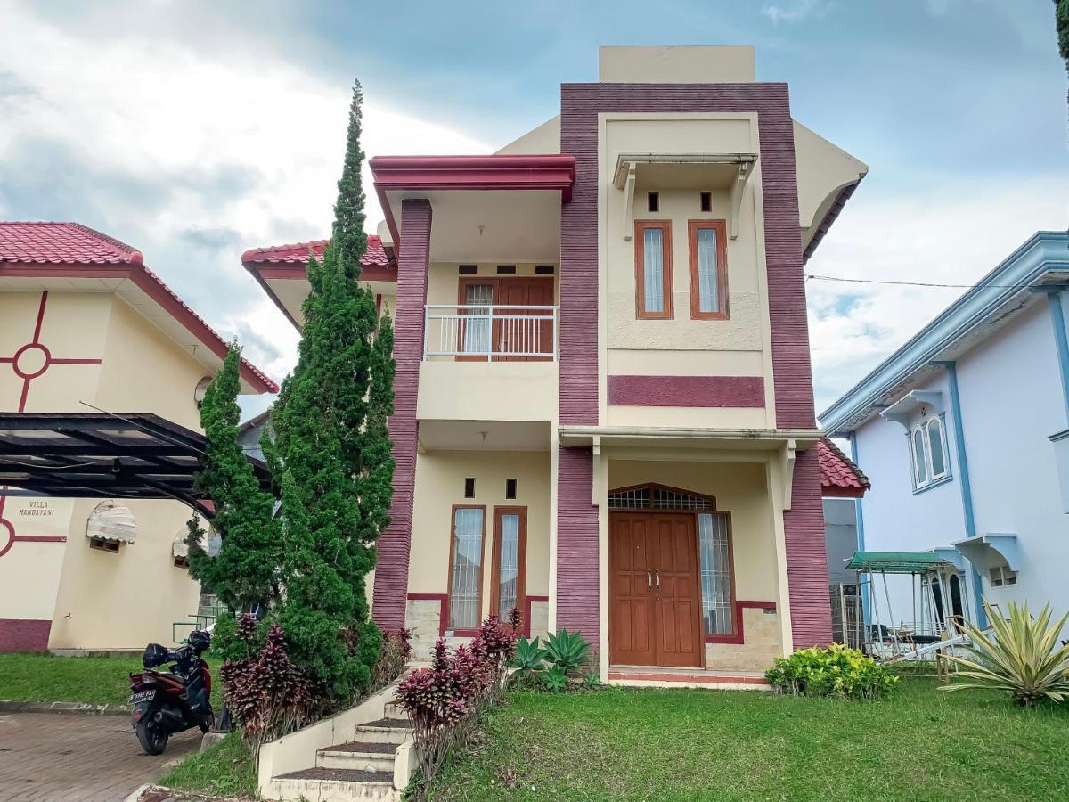 Beranda Istirahat Villa 4Br At Galaxy Resort Puncak Cikundul Экстерьер фото